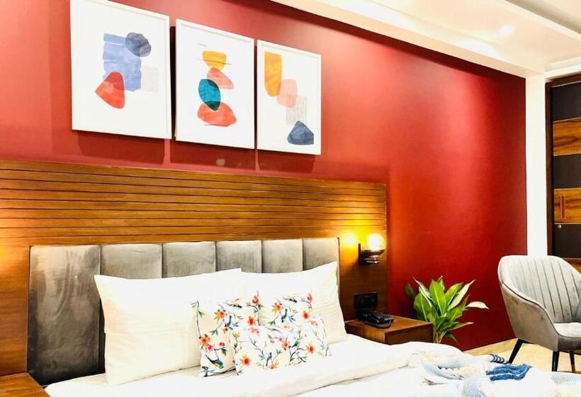 فندق Bluo Studio1 Dlf Cybercity   Balcony, Gym Tt, Lift