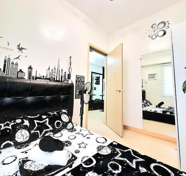בית מלון כפרי Dj Place Staycation In Quezon City At Trees Residences