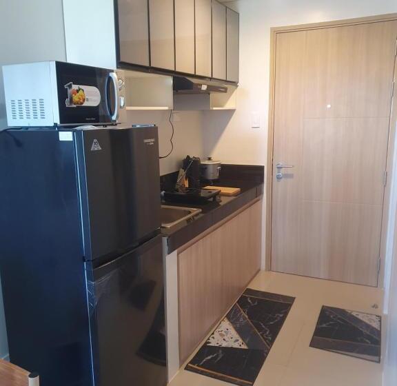 בית מלון כפרי Hector S Place At Smdc Vine Residences