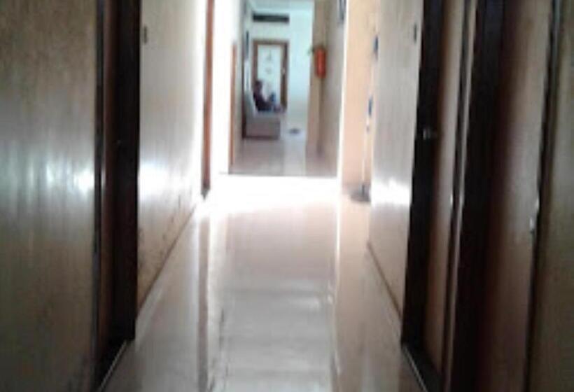 ホテル Maan Residency Bhusawal