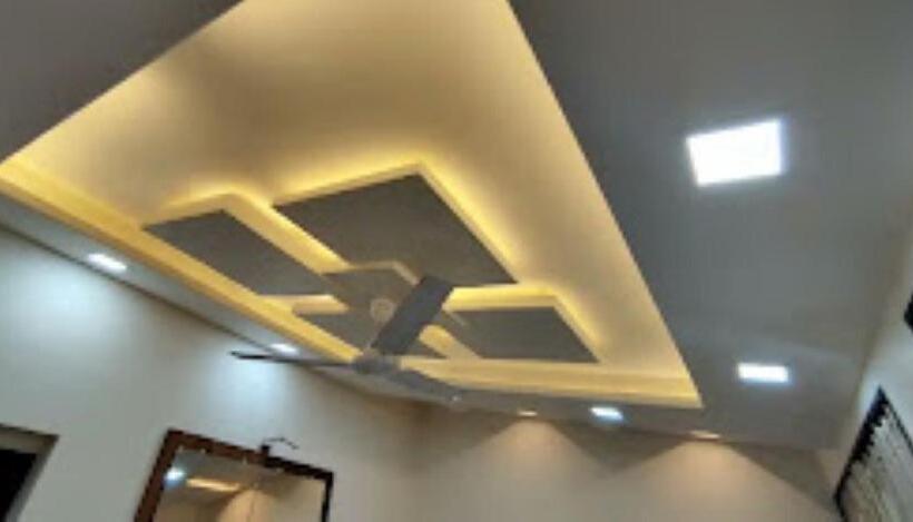 فندق Monarch Holidays,nashik