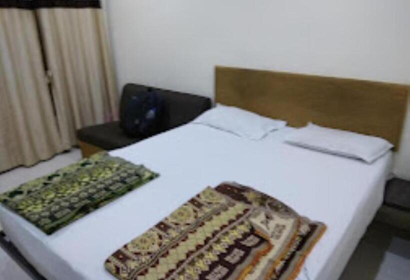 酒店 Raj Residency Jalgaon