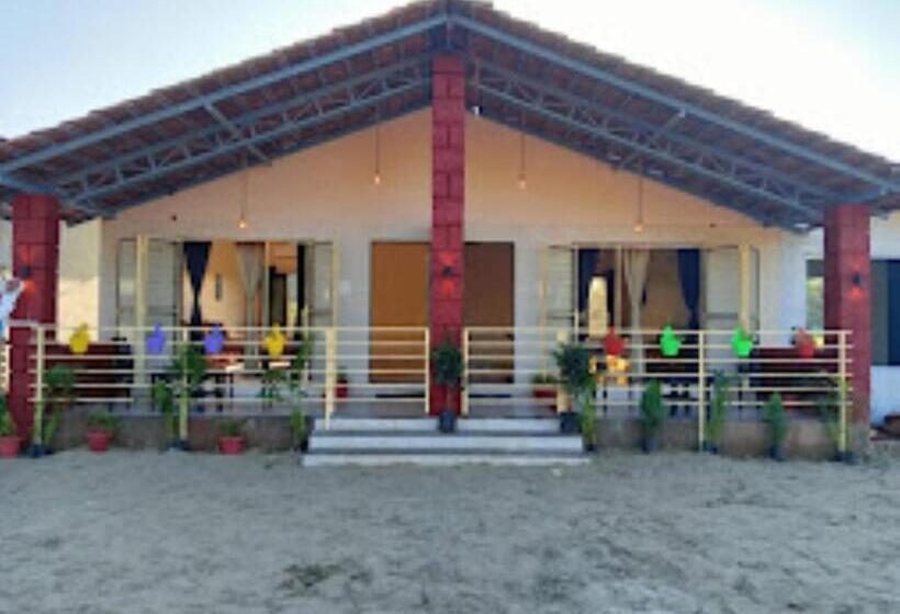 酒店 Rehoboth Resort, Malvan