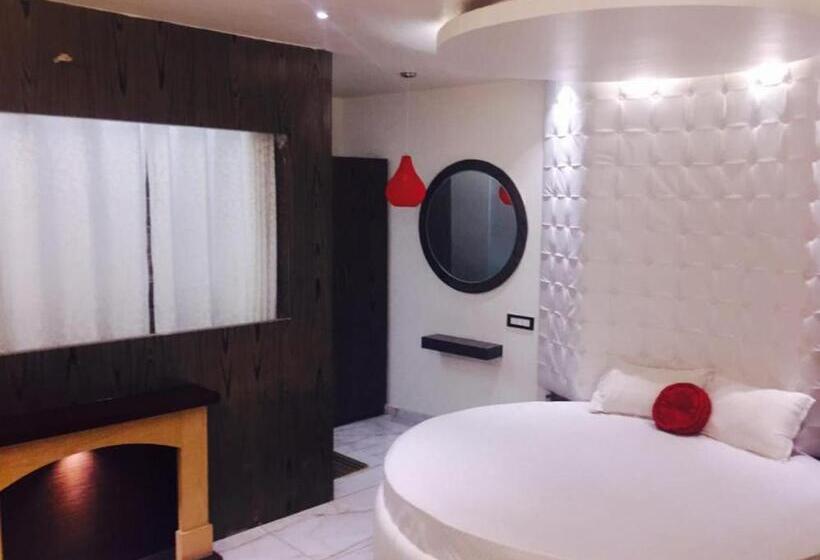 ホテル The Royal, Sehore