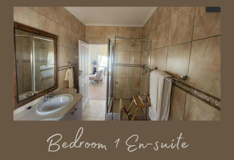 ペンション Albatross Nest Guesthouse