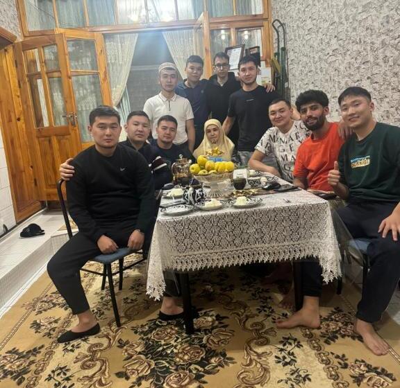 פנסיון Qamar Family Guest House