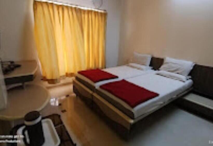 Premier   Hotel In Saket Society Bhusawal