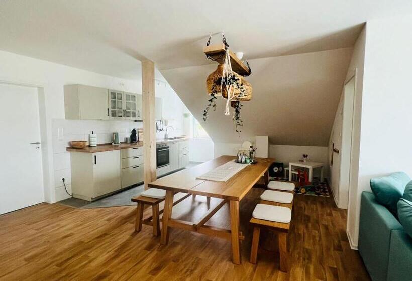 Общежитие Zweibettzimmer Mit Gemeinschaftsbad ,küche & Wohnzimmer