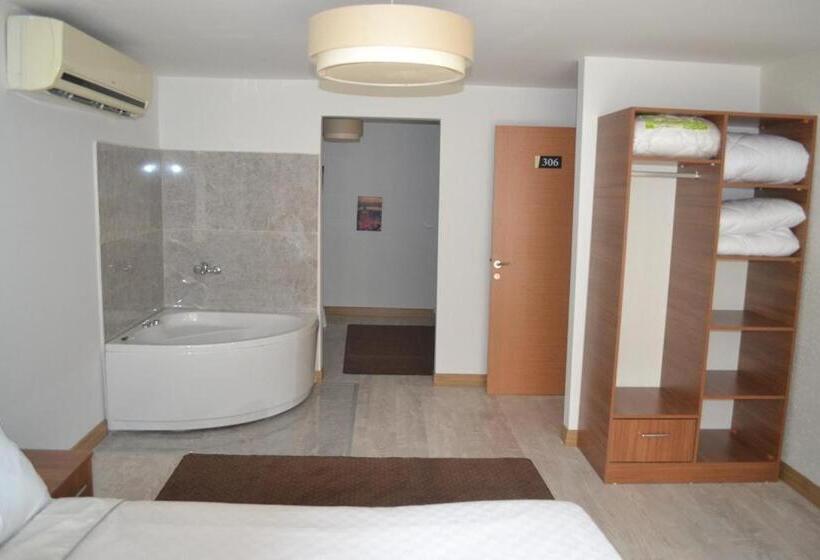 호텔 Dmr Grand Family Airport