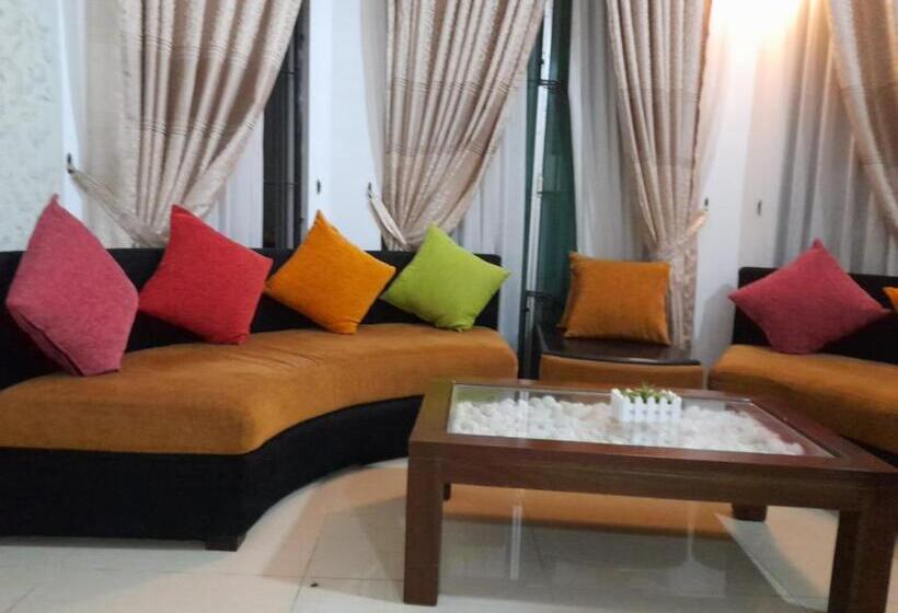 酒店 La Villa Katunayake