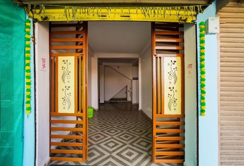 호텔 Oyo Anand Lodging & Restaurant