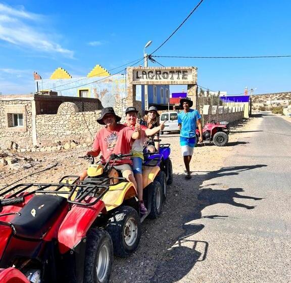 هتل Surfcamplagrotte