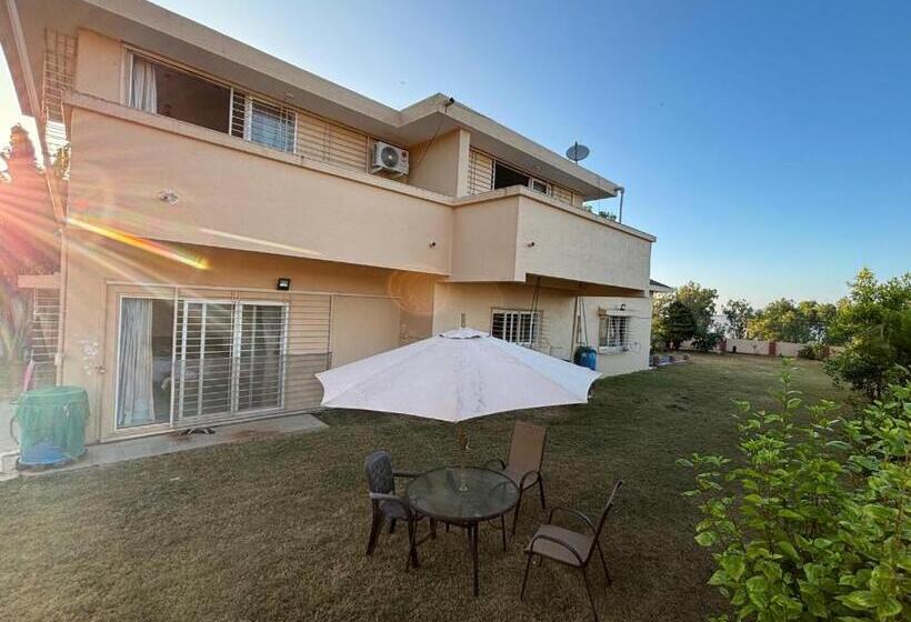 פנסיון Eton Villa