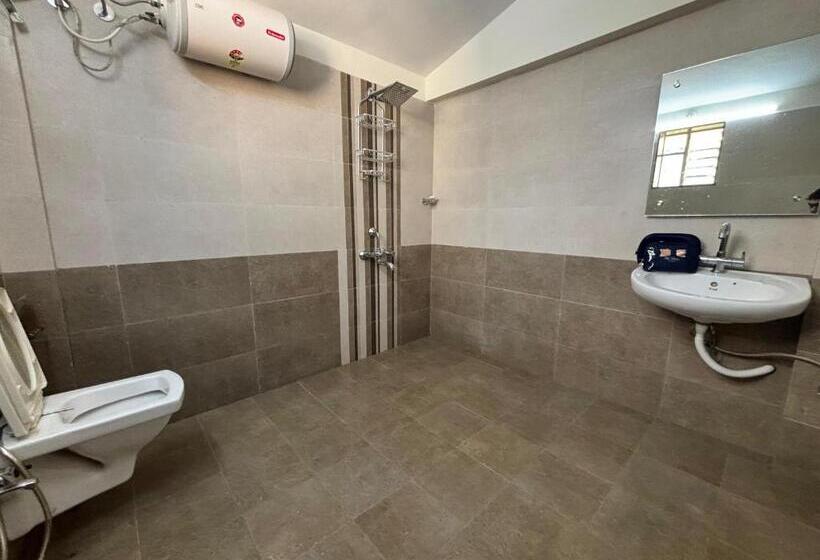 פנסיון Eton Villa