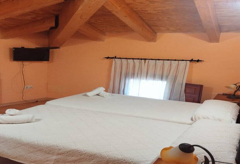 פנסיון Hostal Los Quiñones