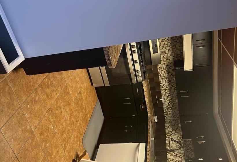 بنسيون Room In House   Cozy Comfy Private Room Close To Everything L