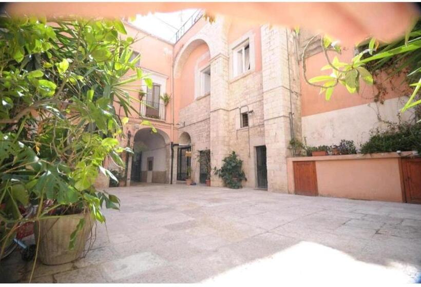 پانسیون Saint Patrick Guest House