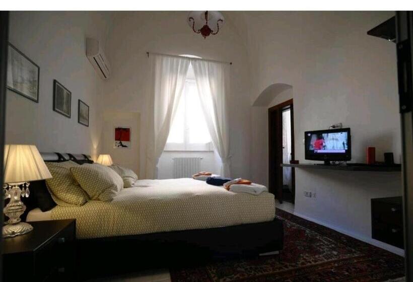 پانسیون Saint Patrick Guest House
