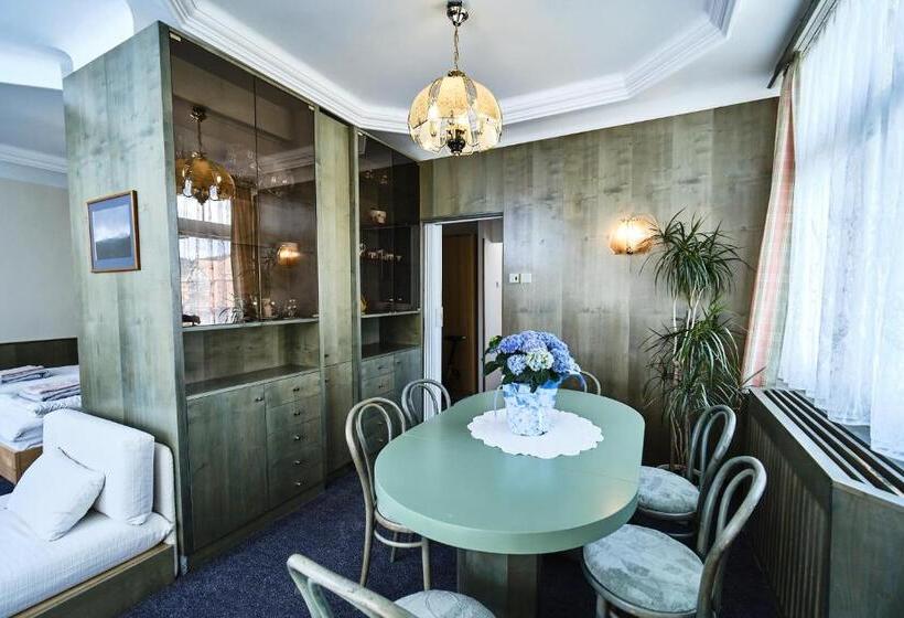 پانسیون Villa Mayotte