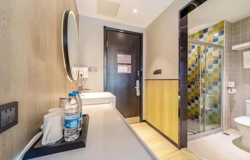 Zhanghe Hotel   Haikou Xiuying Harbor Provincial People S Hospital