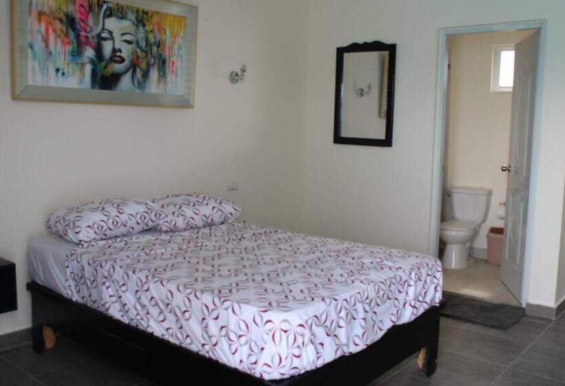 هاستل Oceanside Hotel & Pool