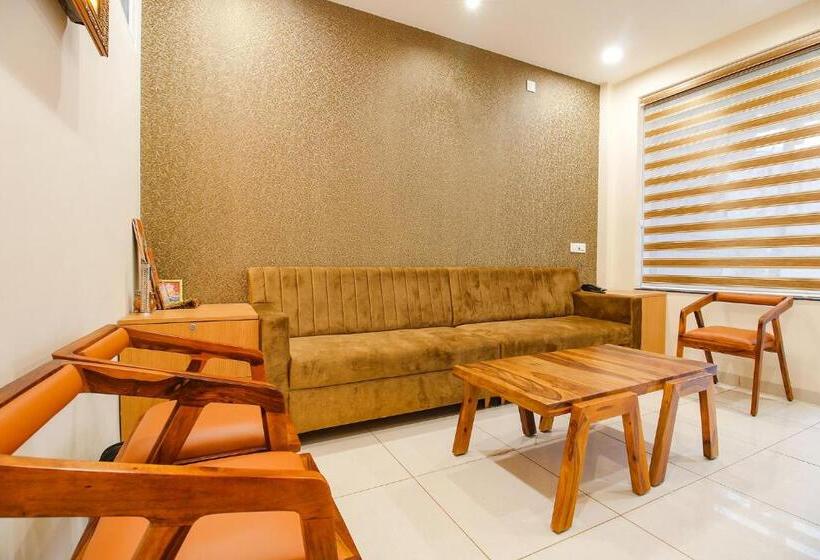 Fabhotel The Gravity Inn