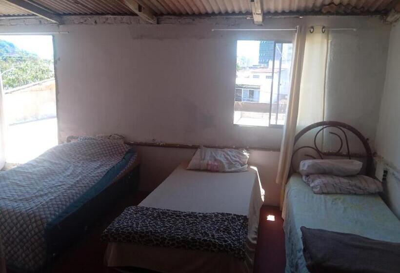 Hostel Leonardo