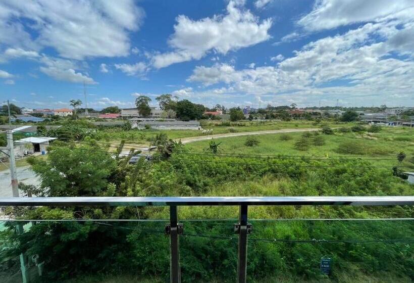 酒店 Golden Dragon Beach Resort โกลเด้น ดราก้อน บีช รีสอร์ท