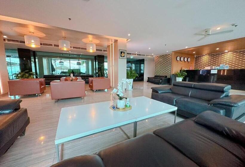酒店 Golden Dragon Beach Resort โกลเด้น ดราก้อน บีช รีสอร์ท