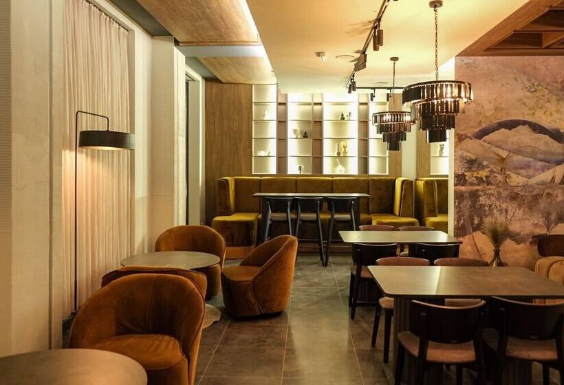 هتل Harmonia Palace