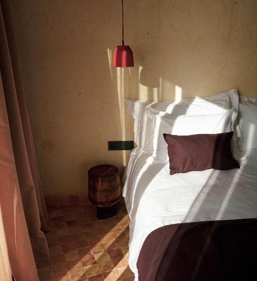 هتل Loued Surf Lodge