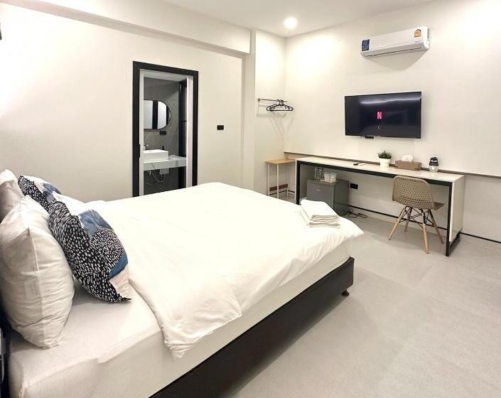 Now’s Hostel