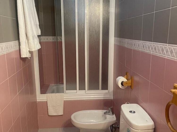 ペンション Hostal Julio Cesar