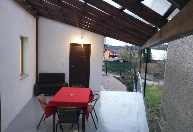 پانسیون Luxury Runk House