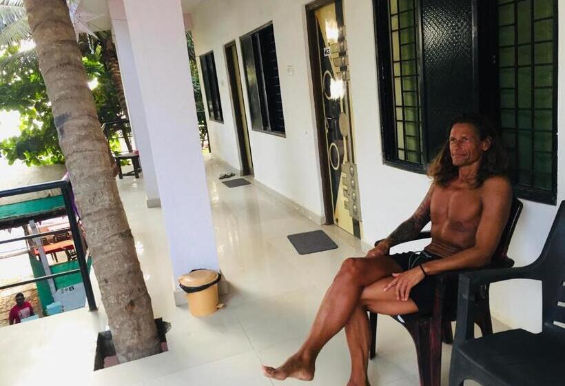 پانسیون The Valley