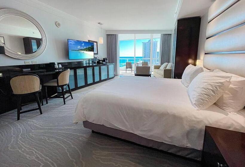 הוסטל Fontainebleau Resort Balcony W Ocean And City View
