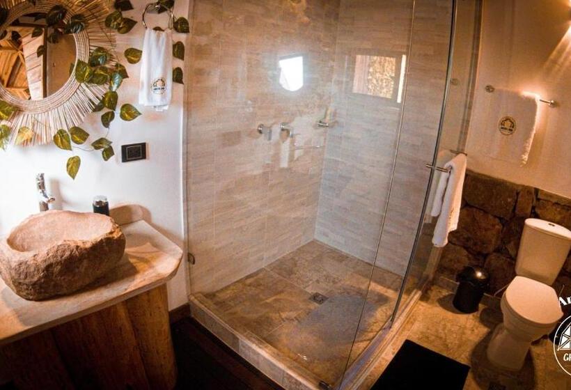 هتل کپسول Greeenlandomesa Amatista