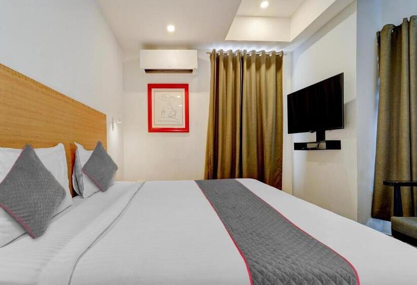 هتل Townhouse 1123 Four Season