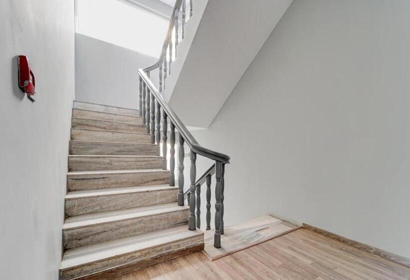 هتل Townhouse 1123 Four Season