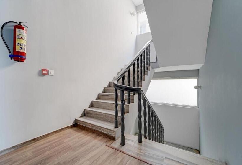 هتل Townhouse 1123 Four Season