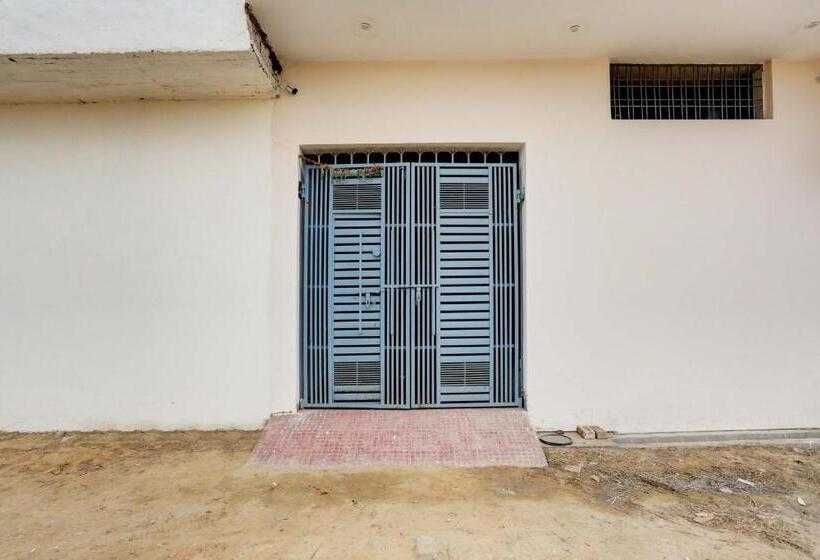 فندق Oyo Jr Guest House