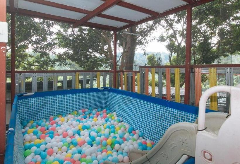 בית מלון כפרי Reddoorz @ Cristina S Hideaway Resort Tanay