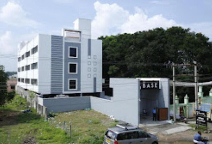 هتل The Base Inn Puducherry