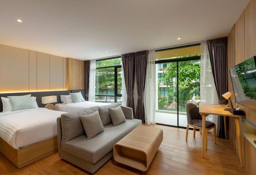 Отель Wyndham Garden Naithon Phuket