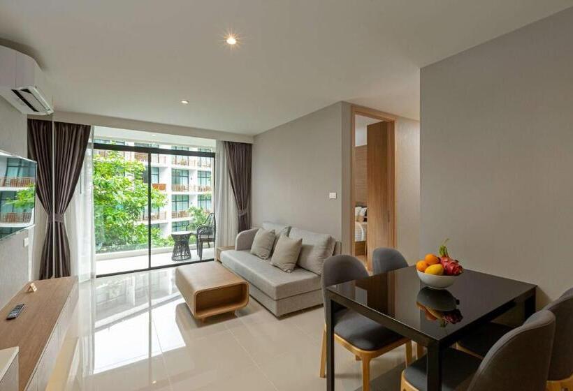 Отель Wyndham Garden Naithon Phuket