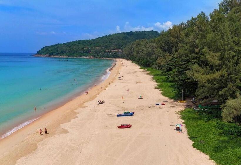 Отель Wyndham Garden Naithon Phuket