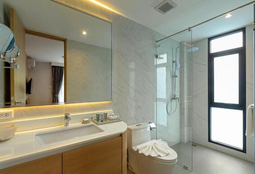 Отель Wyndham Garden Naithon Phuket