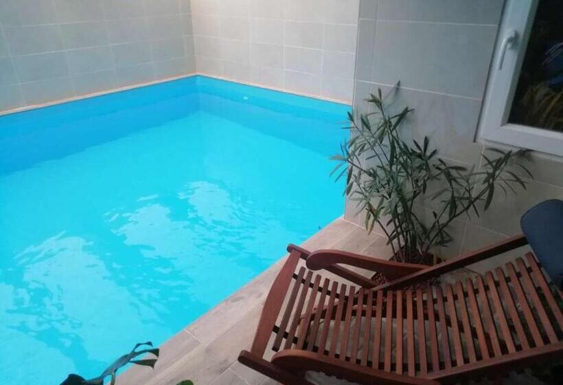 بنسيون La Cabane Magique D Hedwige   Adults Only