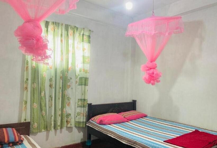 بنسيون Nisansala Guest