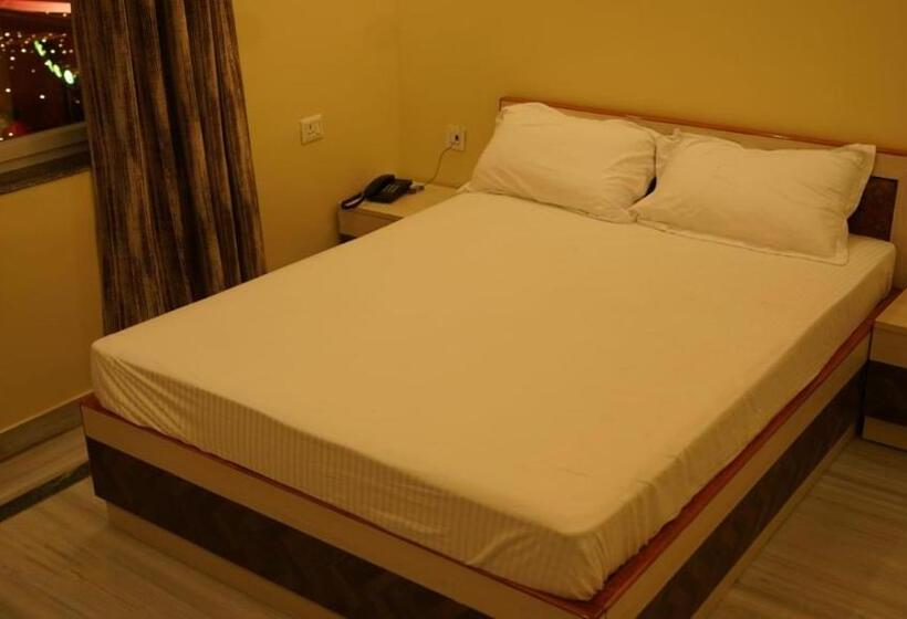 פנסיון Oak Villa